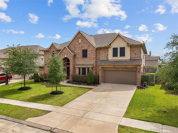 2nd image of 4910 Isla Canela Lane