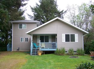208 Queets St SW, Ocean Shores, WA