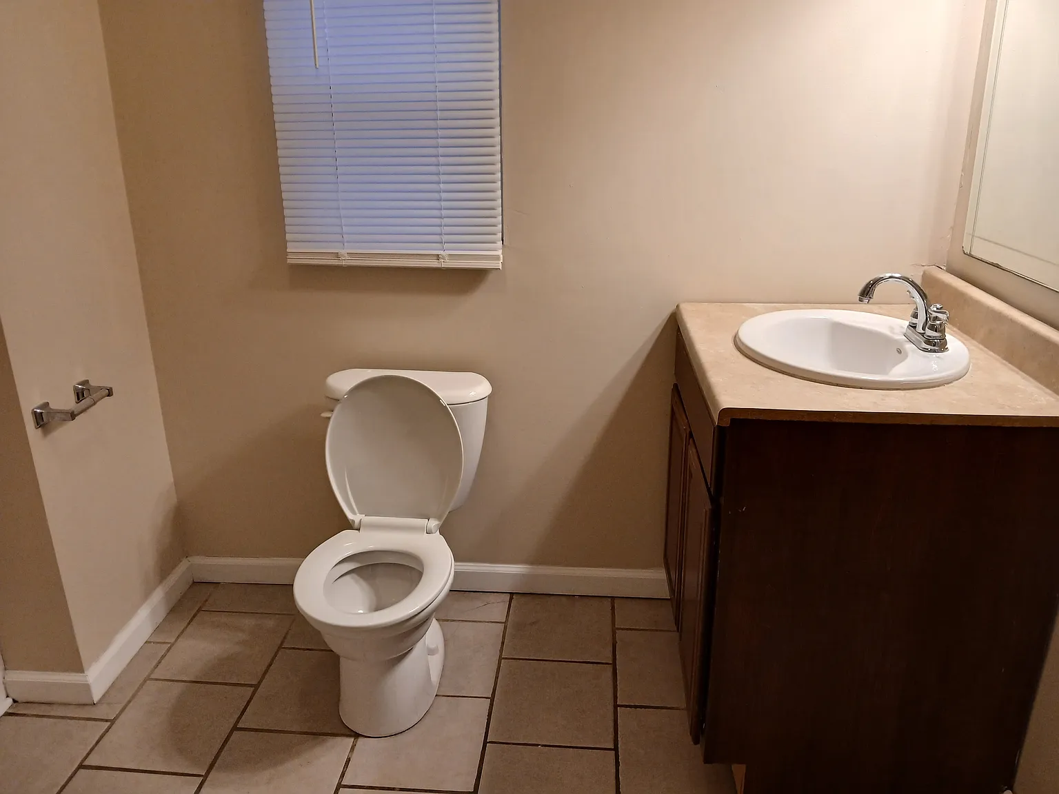 709 S. Poplar St - 1 — Photo 3