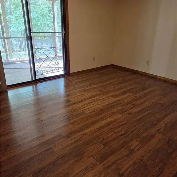 984 Overlook Dr — Photo 14