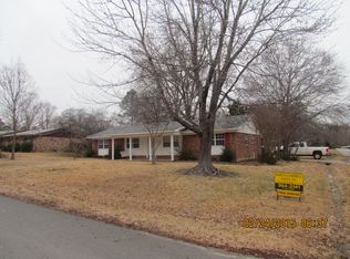727 Pine Ridge Dr, Hamburg, AR 71646
