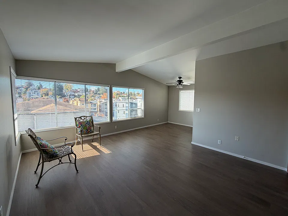38th Ave SW