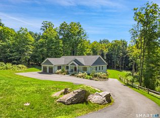 121 Aunt Hack Rd, Danbury, CT 06811