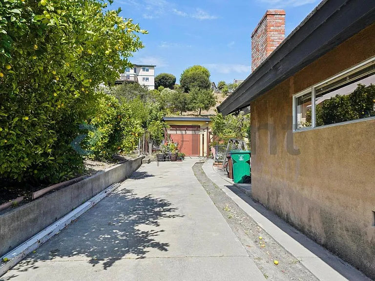 121 Sweeney Ct #B — Photo 2