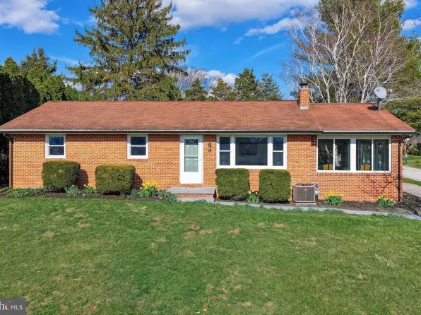 2347 Mardale Dr, York, PA 17403