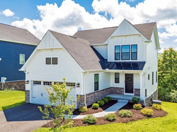 213 Falling Water Ln, Morgantown, WV 26508