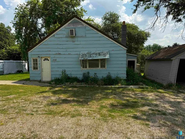206 N Church Ave, Montrose, SD 57048