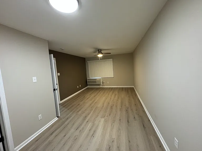 109 Avondale St #4 — Photo 8