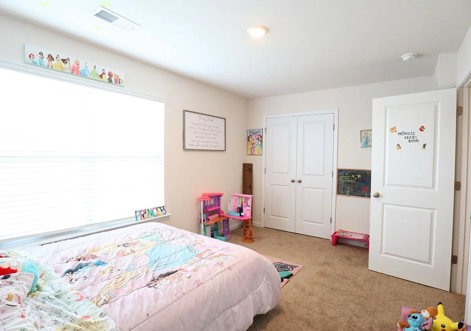 3 bed, 2.5 bath, 1558 sqft, $2,100 — Photo 3