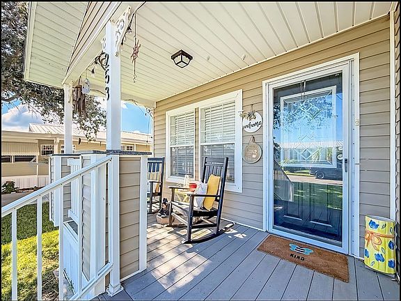 3rd image of 253 Oak St SW