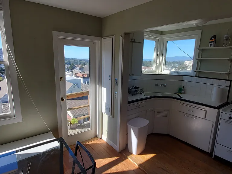 905 Ashbury St #5 — Photo 5