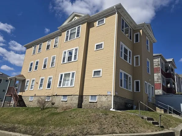 3 N Woodford St APT 2, Worcester, MA 01604