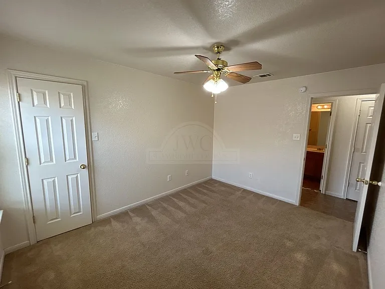 1107 Cinch Dr — Photo 24