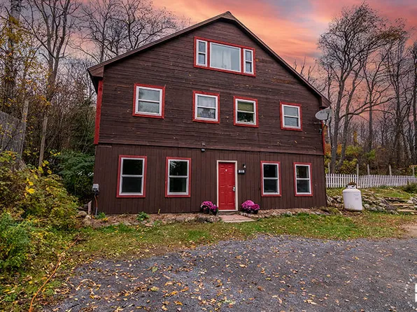 305 Mill Pond Dr, Lake Placid, NY 12946