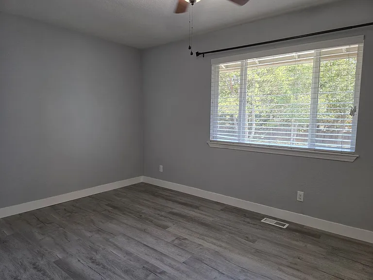 780 W Cotati Ave — Photo 26