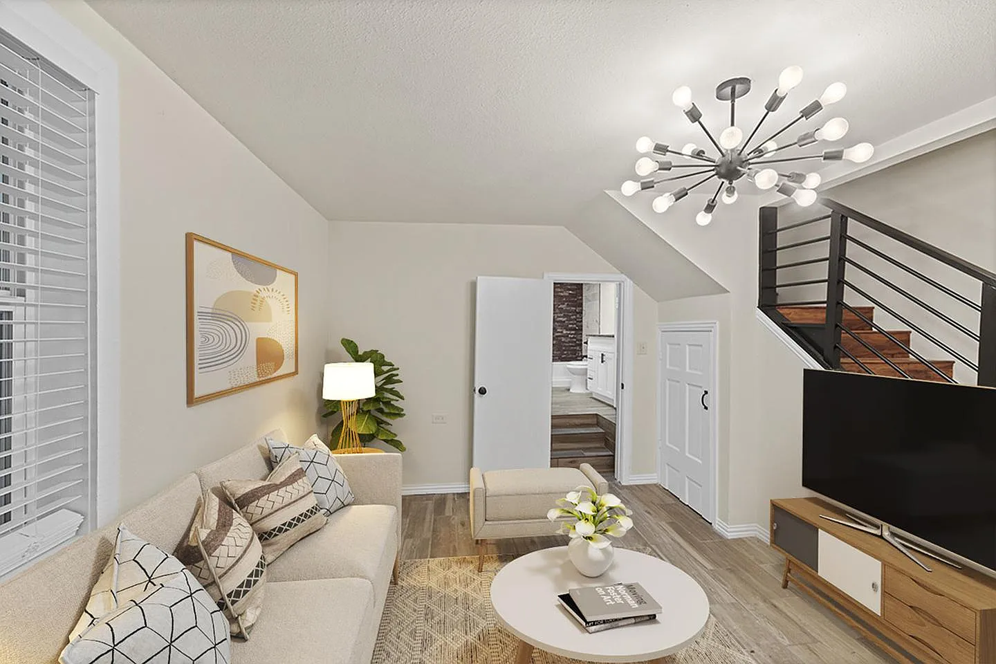 One of a Kind North Oak Cliff home with fenced backyard — Photo 1