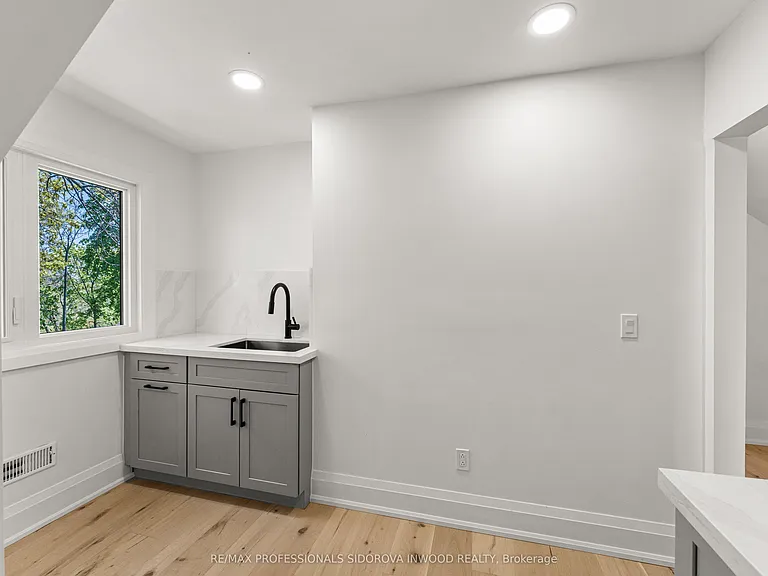 27 Palisades — Photo 22