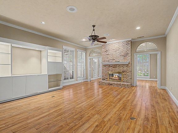 4th image of 1807 Lakeshore Ct