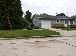2021 Fairmont St, Manitowoc, WI 54220