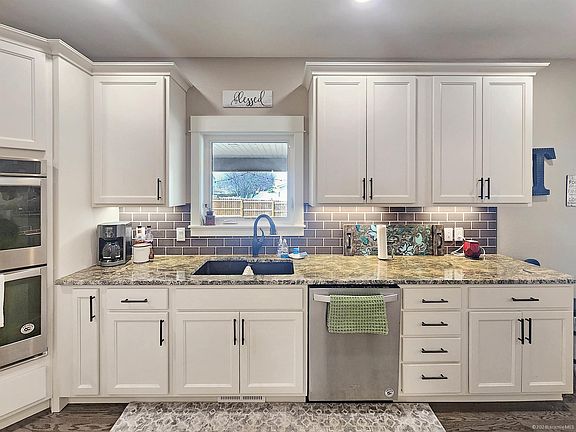 4th image of 2143 Edward Dr