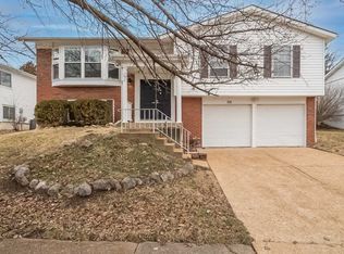 335 Parma Dr, Ballwin, MO 63021