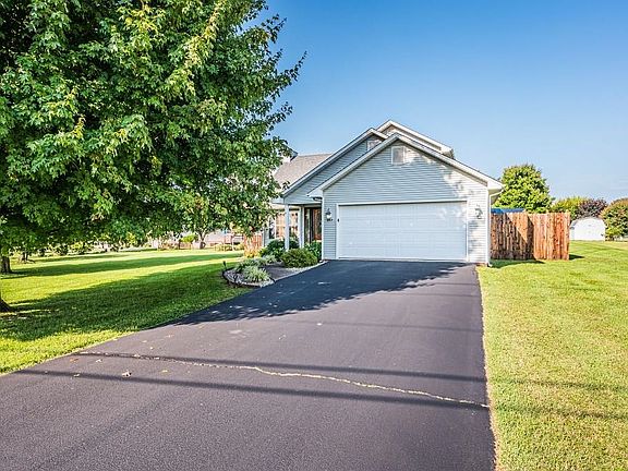 2nd image of 309 Whispering Hills Blvd