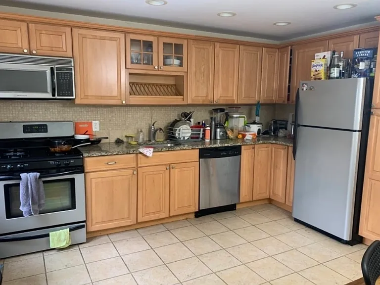 380 Main St #23 — Photo 3