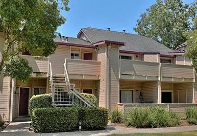 Building Photo - Cedar Gables Dr