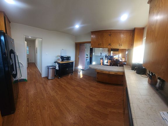 5th image of 385 Chaplin Ln