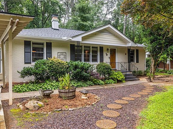 3rd image of 2469 Hunting Valley Dr