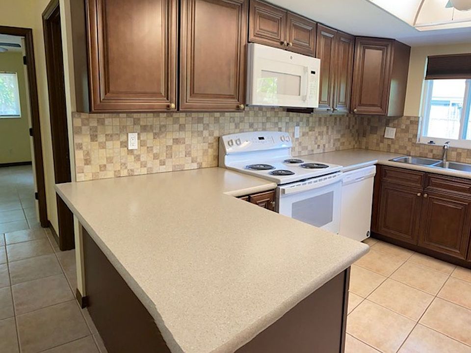 1st image of 3208 SW 7th Pl
