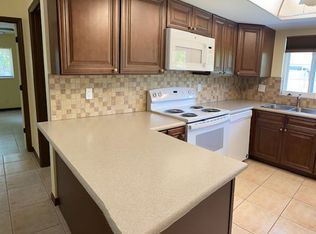 3208 SW 7th Pl, Cape Coral, FL 33914