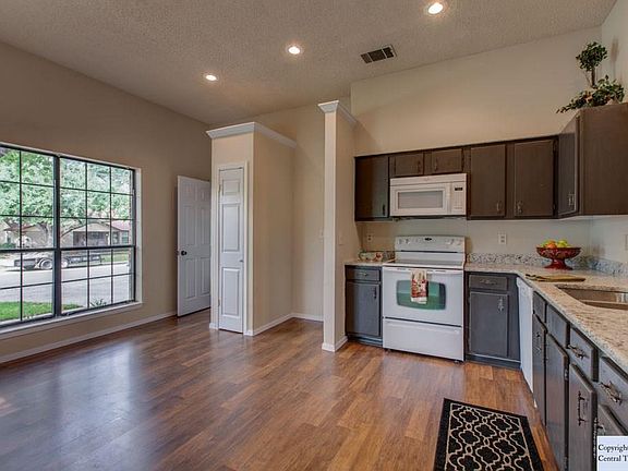 4th image of 1655 Camellia Ln