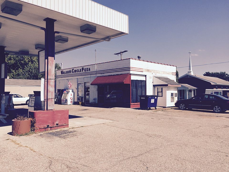 2nd image of 320 N Market St