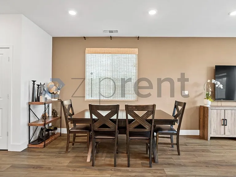 5996 Markham Dr — Photo 16