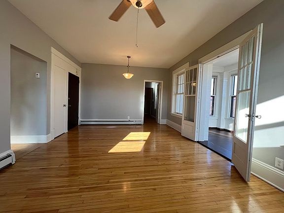 3rd image of 2716 Hennepin Ave S #21