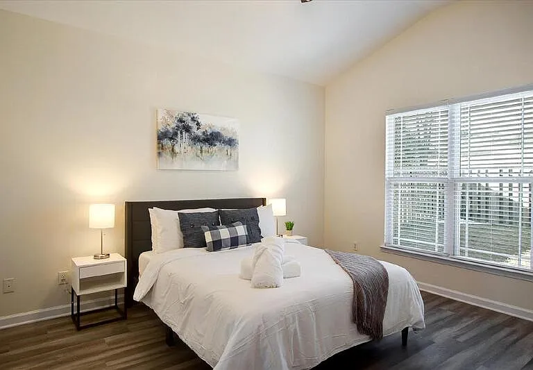 11 Summer Lake Way — Photo 10