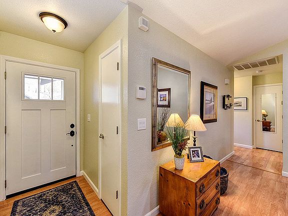 4th image of 5540 Crossbill Ln