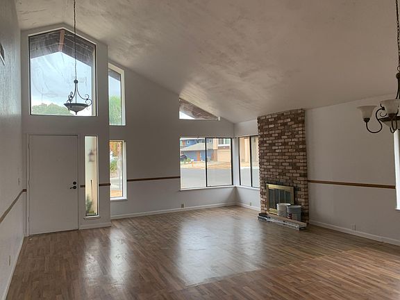 3rd image of 205 Goldenrain Ct #1