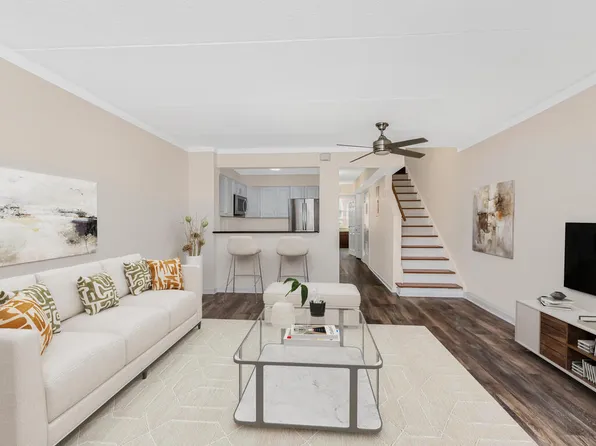 121 Sunset Boulevard image 1 of 24