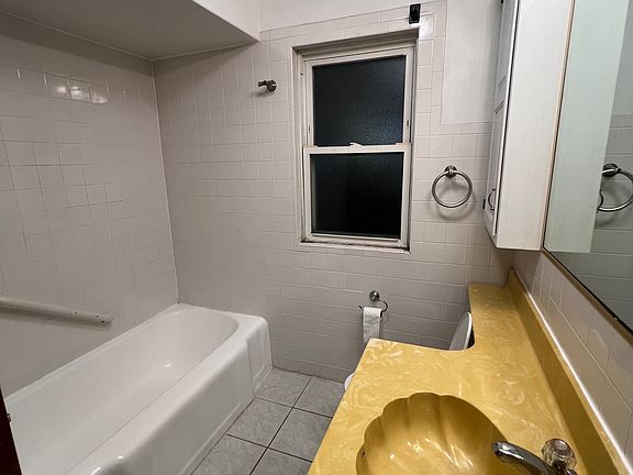 5th image of 1617 W 83rd St #2