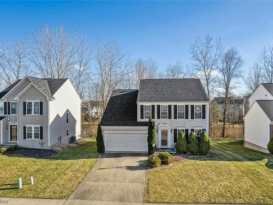 1st image of 576 Brookline Ct