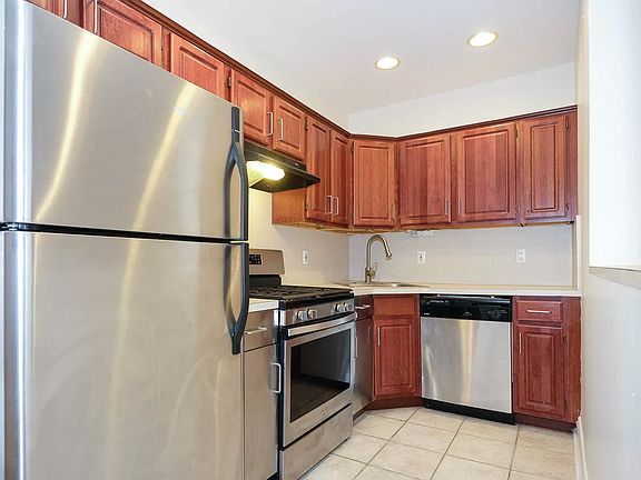 2nd image of 2098 Fredrick Douglass Blvd #2D