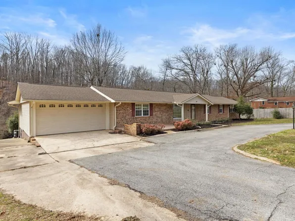 304 Brookside Dr, Killen, AL 35645