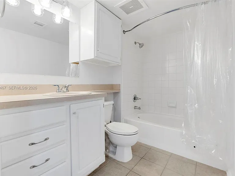 2665 SW 37th Ave #301 — Photo 12