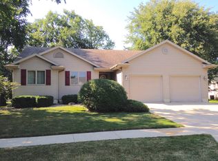 1142 Astwood Mews Ln, Saint Johns, MI 48879