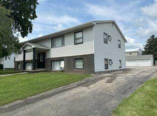 2327 W 4th St APT 1, Cedar Falls, IA 50613