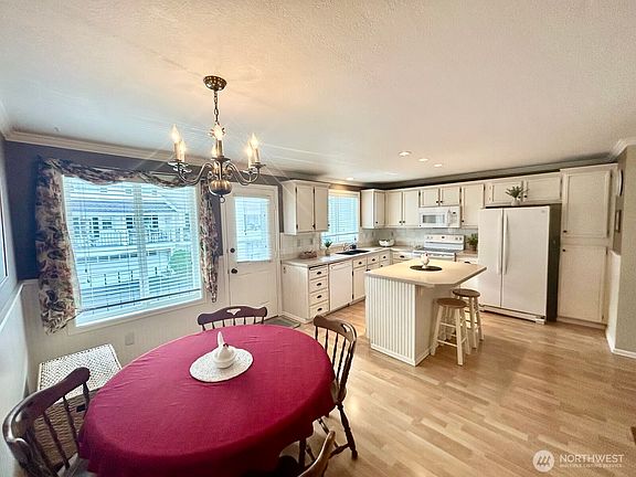 5th image of 303 S 325th Lane #22D