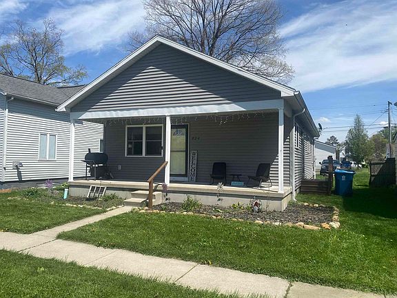 2nd image of 824 N Plum St