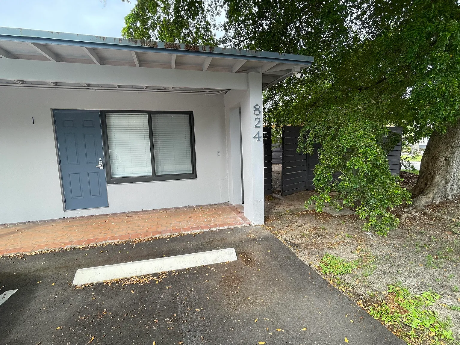 824 NE 4th St — Photo 4